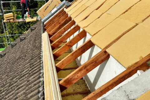 Energetische Dachsanierung Daemmung Sparren Briesner Dach Dachdecker Meister